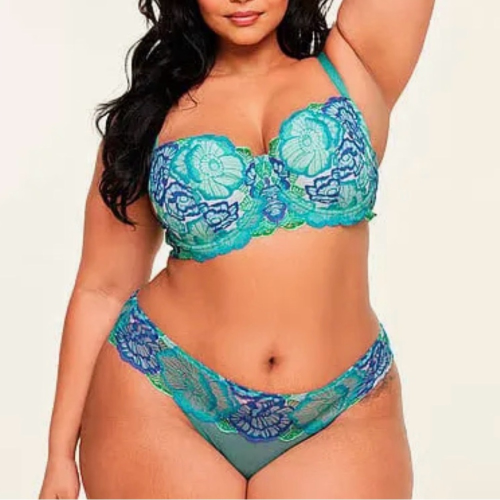 Adore Me (7pcs) Seven Pieces!! Blue/Green Bra Set; PLUS Panties in Beige & Black
